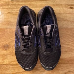 Reebok Womens Easytone Smooth Fit Walking Shoes Size 5 1/2